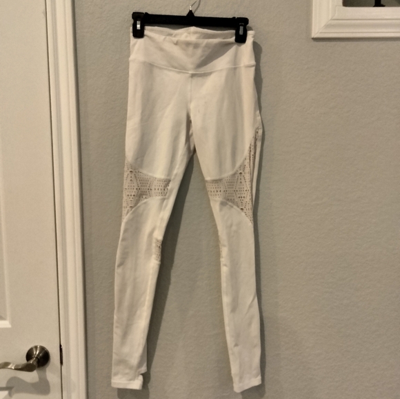 Alo Yoga White Mesh Leggings - Picture 2 of 6